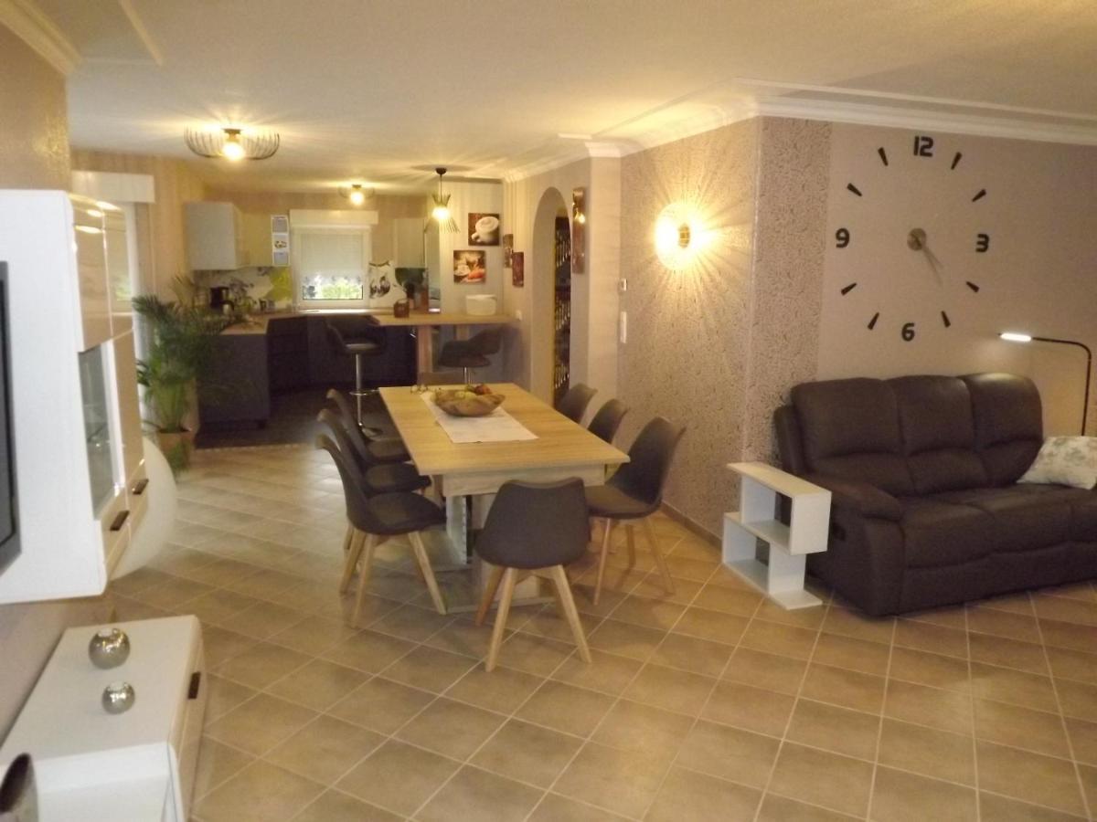 Grosszuegige Ferienwohnung Am Waldesrand Im Seenland Lauta Εξωτερικό φωτογραφία