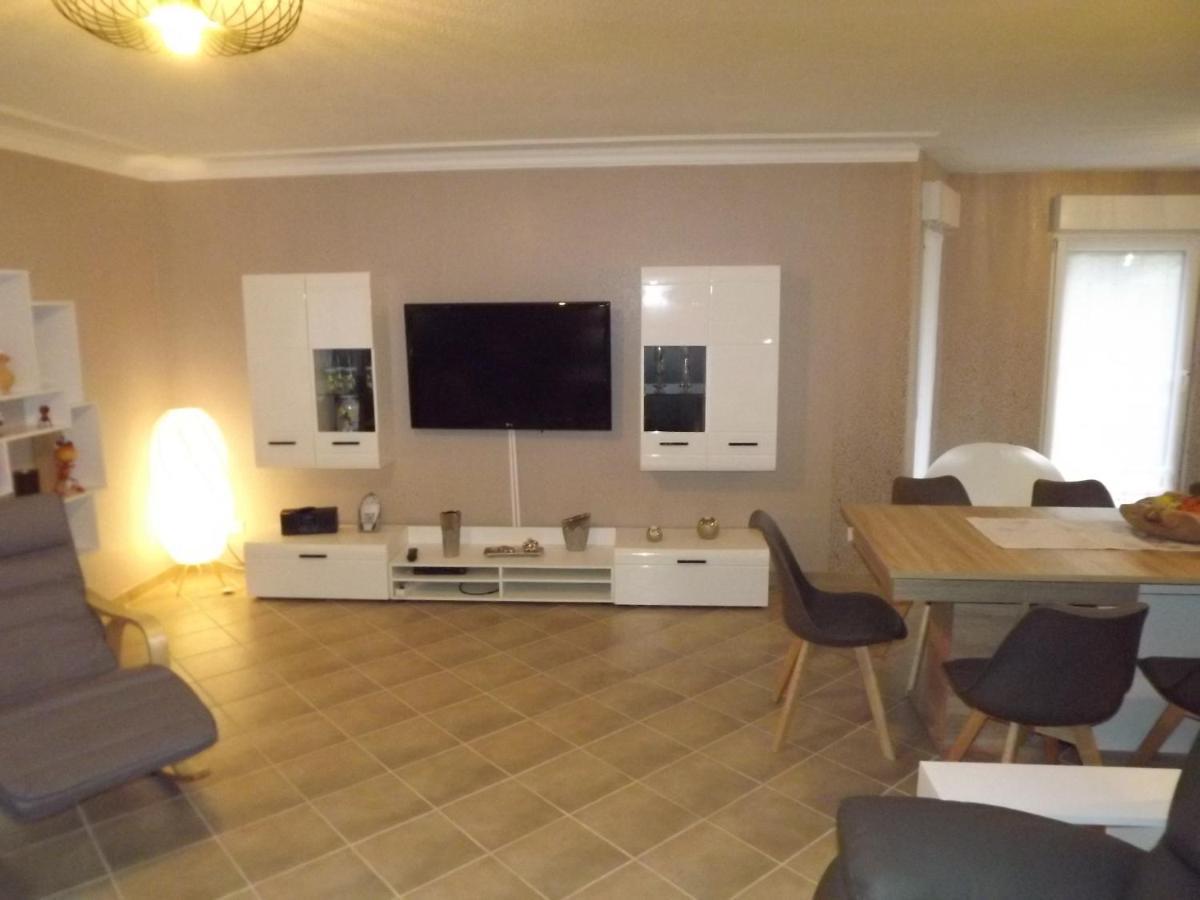 Grosszuegige Ferienwohnung Am Waldesrand Im Seenland Lauta Εξωτερικό φωτογραφία